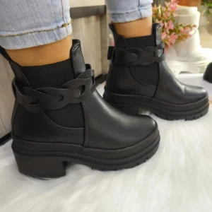 Botín Negro Trenzado