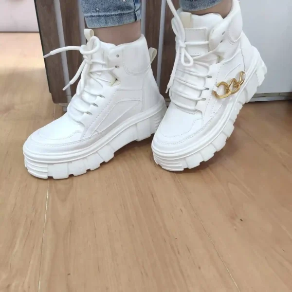 TeniBota Blanco Con Cadena Dorada