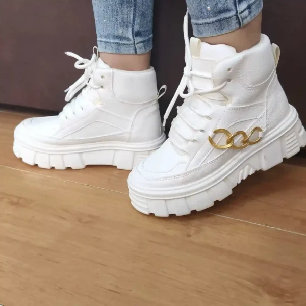 TeniBota Blanco Con Cadena Dorada