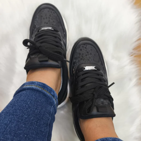 Tenis Mariposa Negra