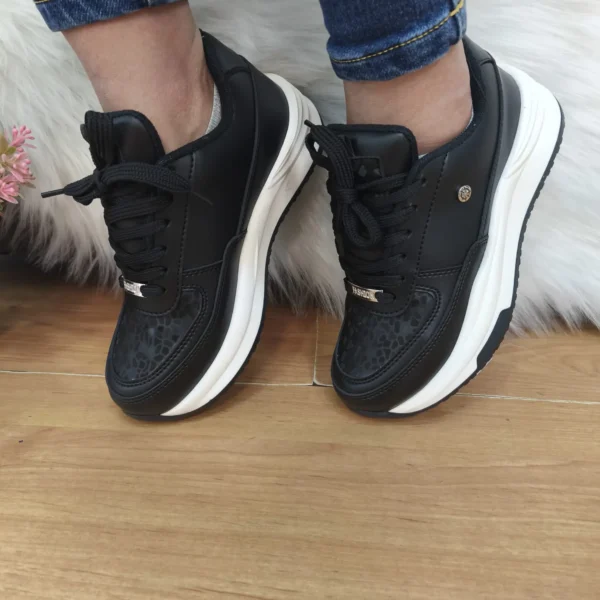 Tenis Mariposa Negra