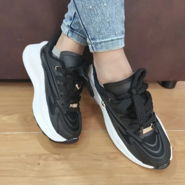 Tenis Moschino negro